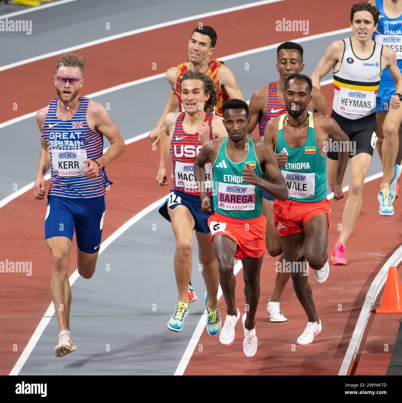 Josh Kerr di Gran Bretagna, Olin hacker degli Stati Uniti, Selemon Barega e Getnet Wale di Etiopia gareggiano nella finale maschile di 3000 m al World Athleti Foto Stock