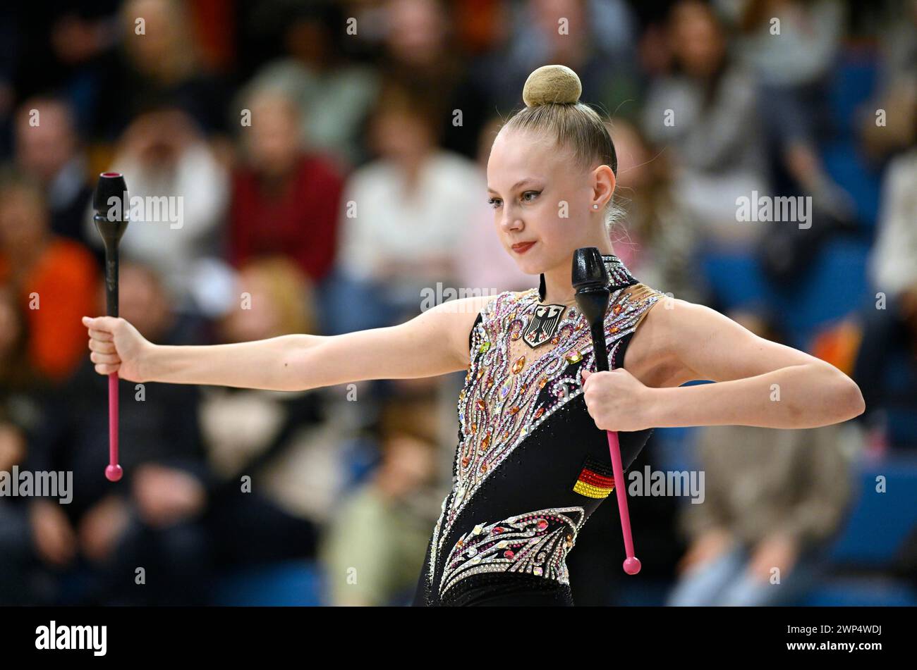 Alina Ott (GER), azione, club, ginnastica ritmica, RSG, Schmiden International 2024, Fellbach, Baden-Wuerttemberg, Germania Foto Stock