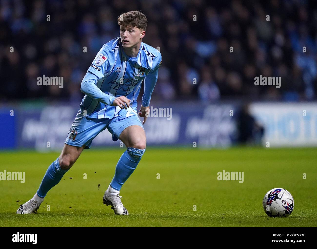 Victor Torp di Coventry City durante il match per il titolo Sky Bet alla Coventry Building Society Arena di Coventry. Data foto: Martedì 5 marzo 2024. Foto Stock