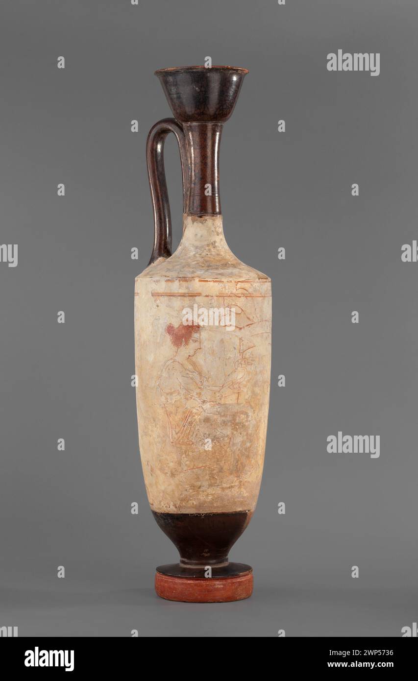 Antico piatto dipinto dal pittore Trygliv, circa 430-420 a.C., raffigurante una donna e Caronte dalla mitologia. Il vaso è un oggetto rituale del periodo classico. Foto Stock