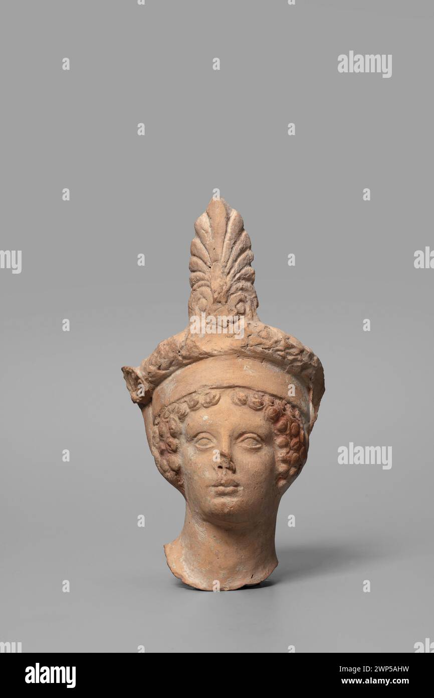 Una testa scolpita di Dioniso proveniente da un'ignota bottega tarantiana, datata al V-IV secolo a.C., che rappresenta il dio greco del vino e della rivelazione. Foto Stock