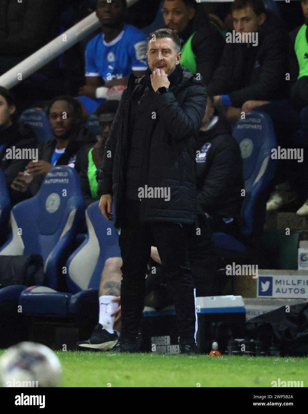 Peterborough, Regno Unito. 5 marzo 2024. Jon Brady (allenatore del Northampton Town) alla partita Peterborough United contro Northampton Town EFL League One, al Weston Homes Stadium di Peterborough, Cambridgeshire, il 5 marzo 2024. Crediti: Paul Marriott/Alamy Live News Foto Stock