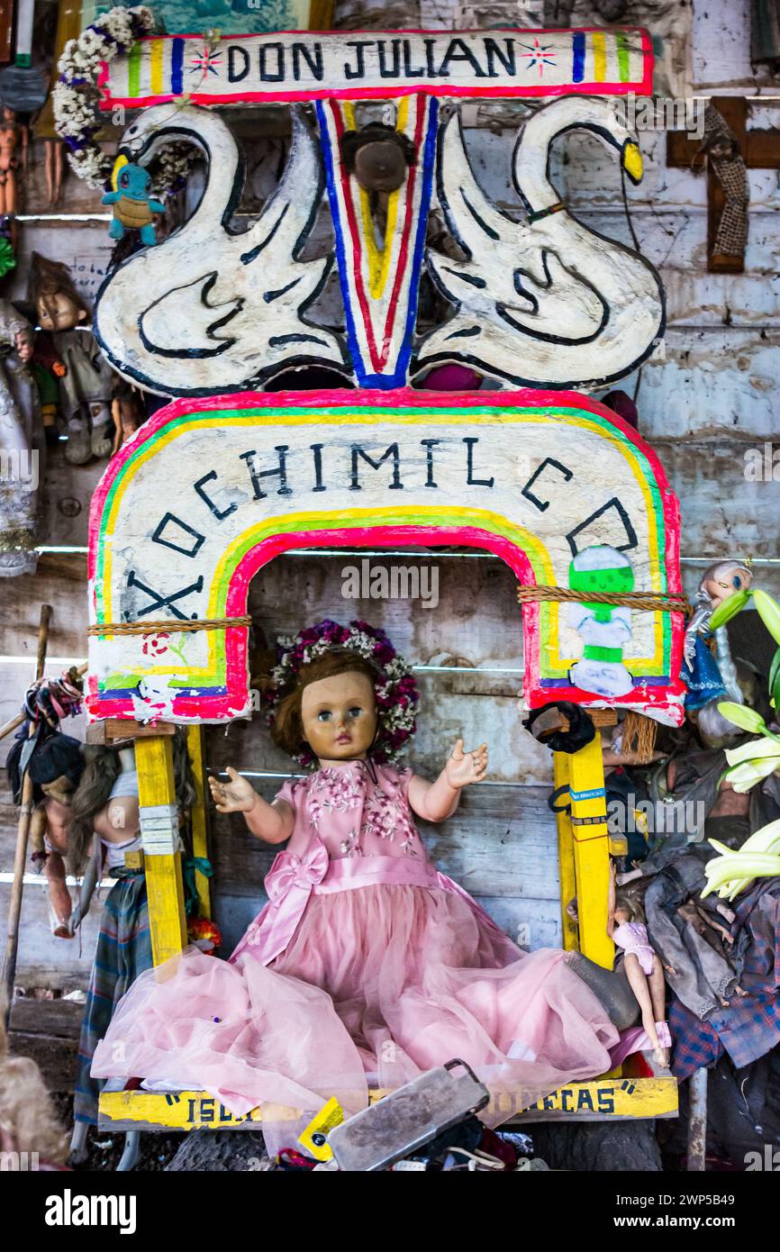 Città del Messico, Messico - 14 ottobre 2023. Nella casa di Don Julian Santana Barrera a Real Island of the Dolls Foto Stock