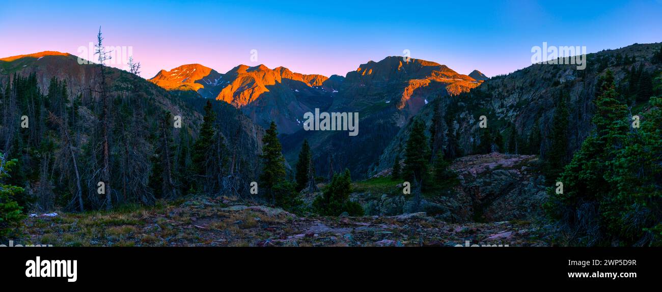 Montagne maestose, San Juan Mountains, Silverton, Colorado, Stati Uniti Foto Stock