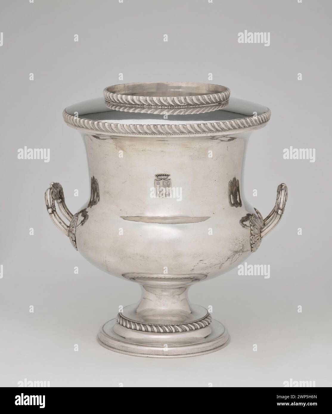 Nave da vino del XIX secolo intitolata "Kocio al mento del vino", creata da August Maevers tra il 1840 e il 1859, utilizzata per servire e bere. Foto Stock