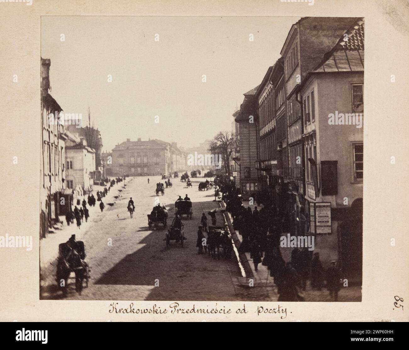 Varsavia, "Krakowskie Przedmie Cie dall'ufficio postale" (vista della periferia di Cracovia dal balcone della casa di proprietà Kestner verso Pało Tyszkiewicz-Potocki. Sull'uscita destra di TR Backa St.); Beyer, Karol (1818-1877); 1861-1863 (1861-00-00-1863-00-00); Krakowskie Przedmieście (Varsavia - via), Méyet, Leopold (1850-1912) - collezione, Varsavia (Voivodato della Masovia), Dar (provenienza), Dorążki, Szyldy Foto Stock
