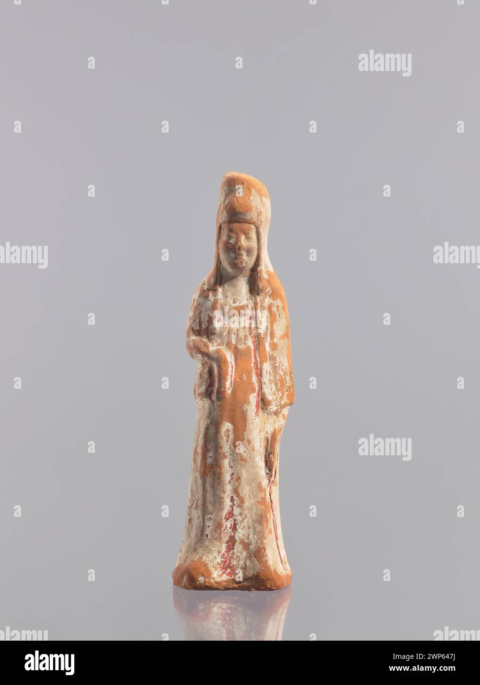 Il carattere di una donna in piedi - una statuetta grave; inizio del X secolo (dyn.tang-) (901-00-00-906-00-00-00-00); Foto Stock