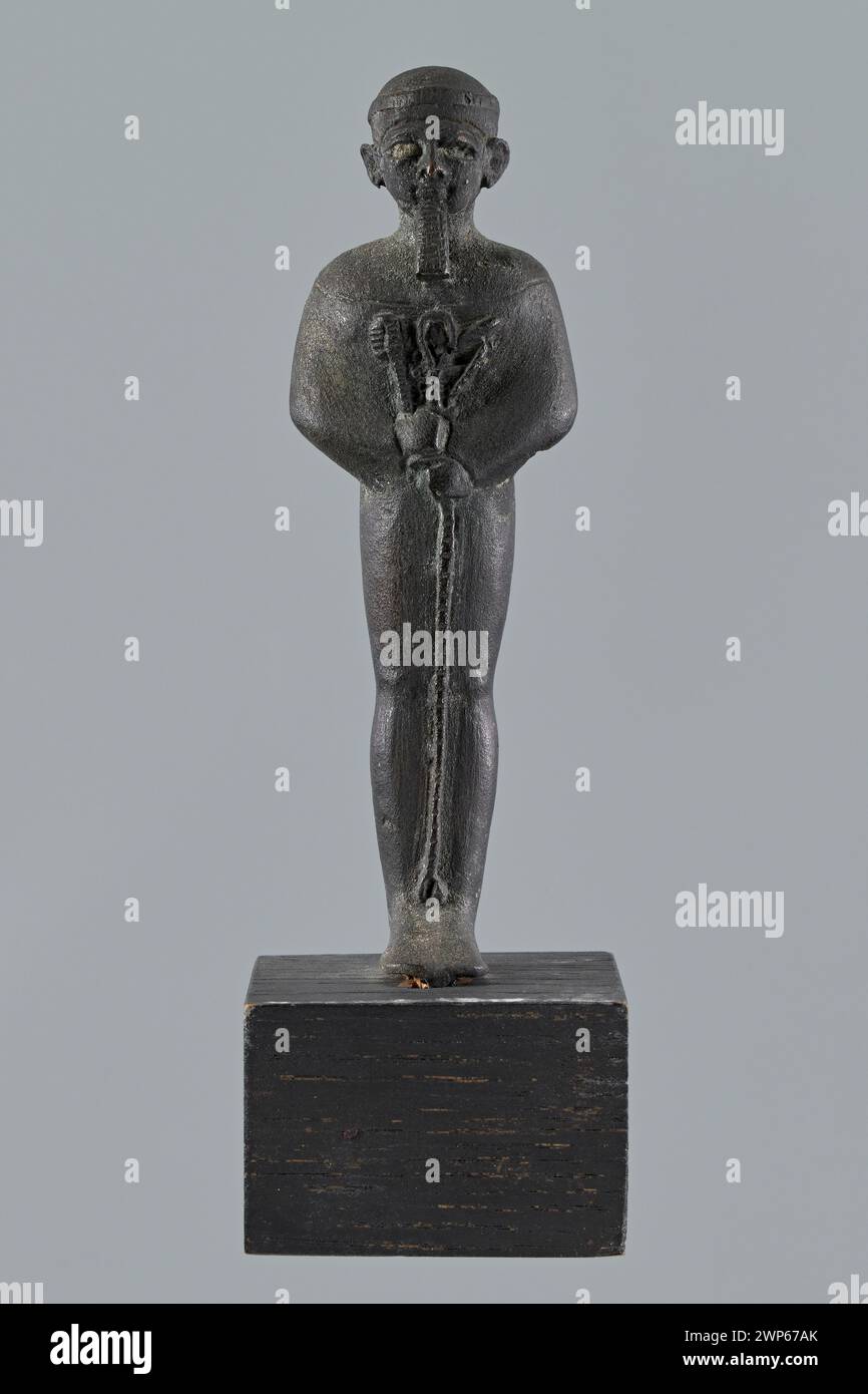 Statuetta Ptah egizia antica, datata tra il 664 e il 332 a.C., che rappresenta il dio creatore in forma miniaturizzata. Foto Stock
