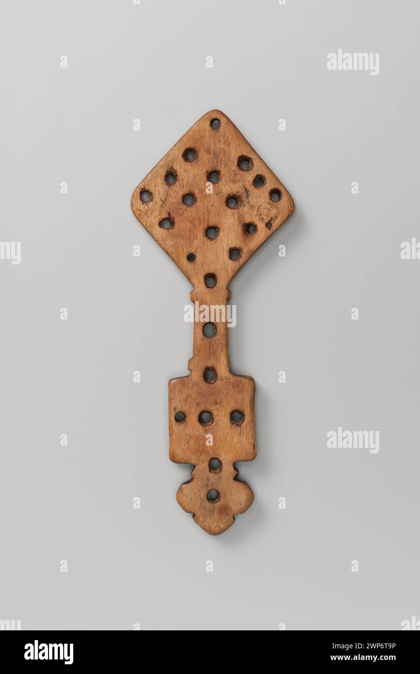 Croce a mano etiope del XX secolo (1900-1960), realizzata in un laboratorio sconosciuto, parte della collezione di Wacław Korabiewicz, che rappresenta l'artigianato religioso cristiano tradizionale. Foto Stock