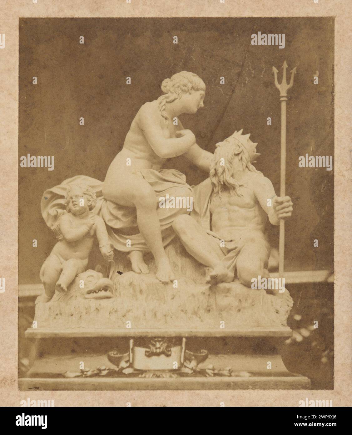 Scultura di Nettuno (Poseidone) e Anfitrite a Bologna, Italia, che mostra figure mitologiche e documentazione europea del XIX secolo. Foto Stock