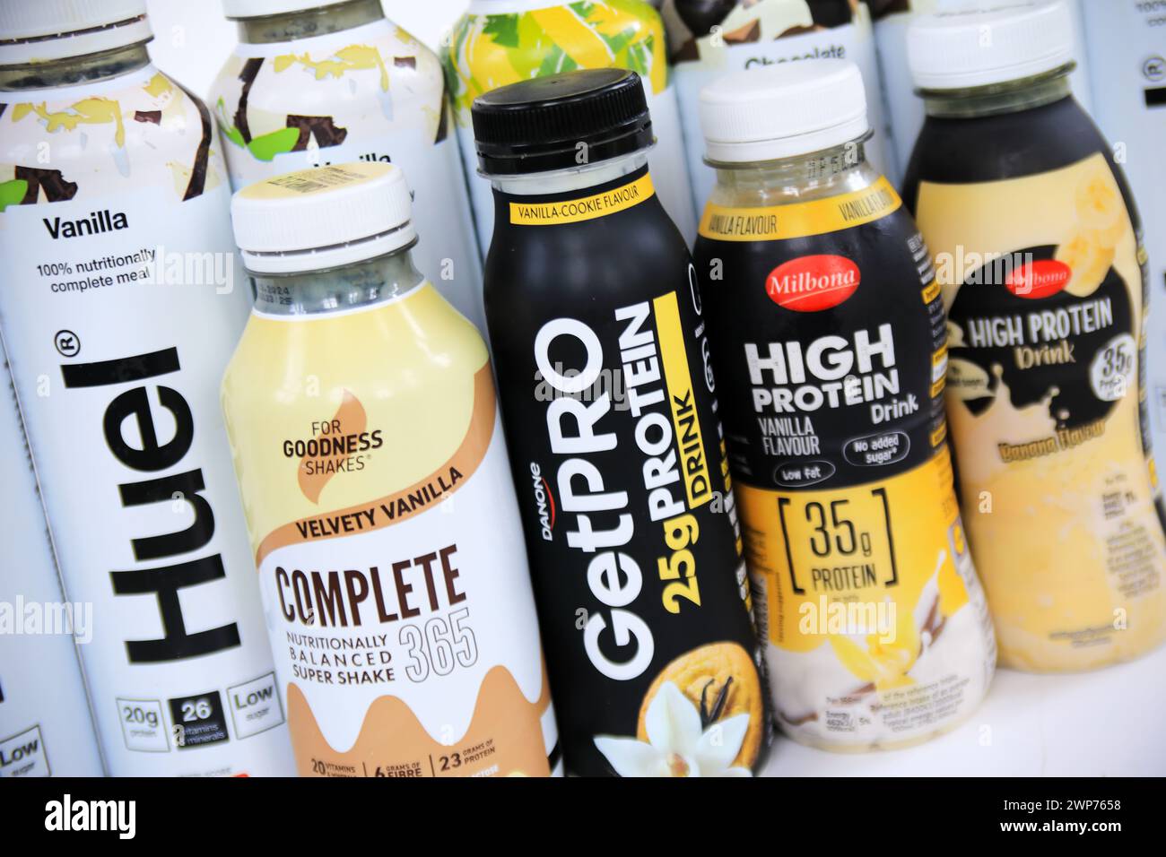 Pasti ricchi di proteine e nutrizionalmente completi utilizzati nel fitness, nello sport e per anziani o persone con problemi di salute Foto Stock