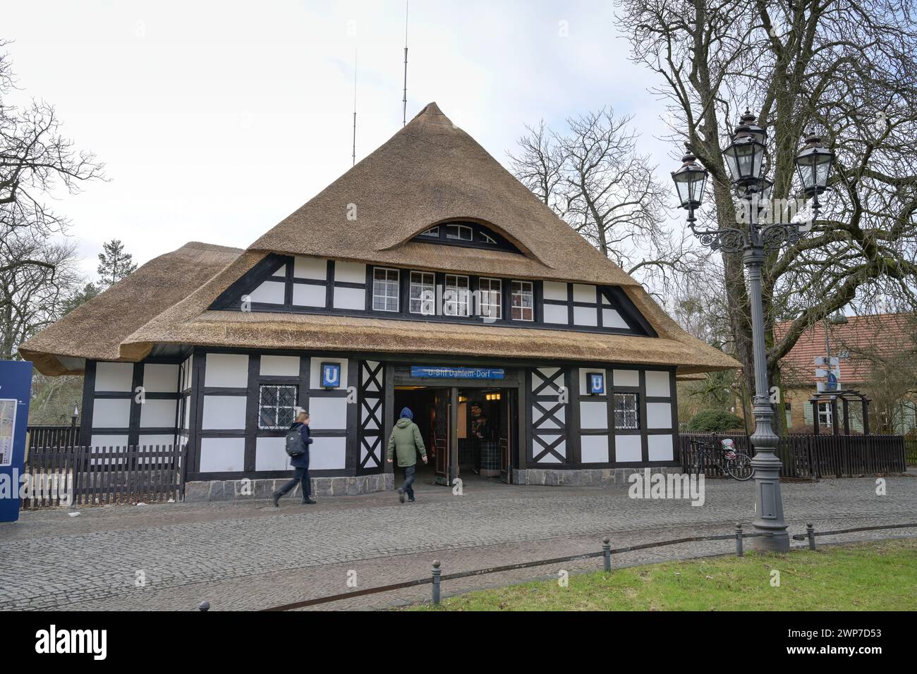 U-Bahnhof Dahlem Dorf, Königin-Luise-Straße, Dahlem, Steglitz-Zehlendorf, Berlino, Deutschland Foto Stock