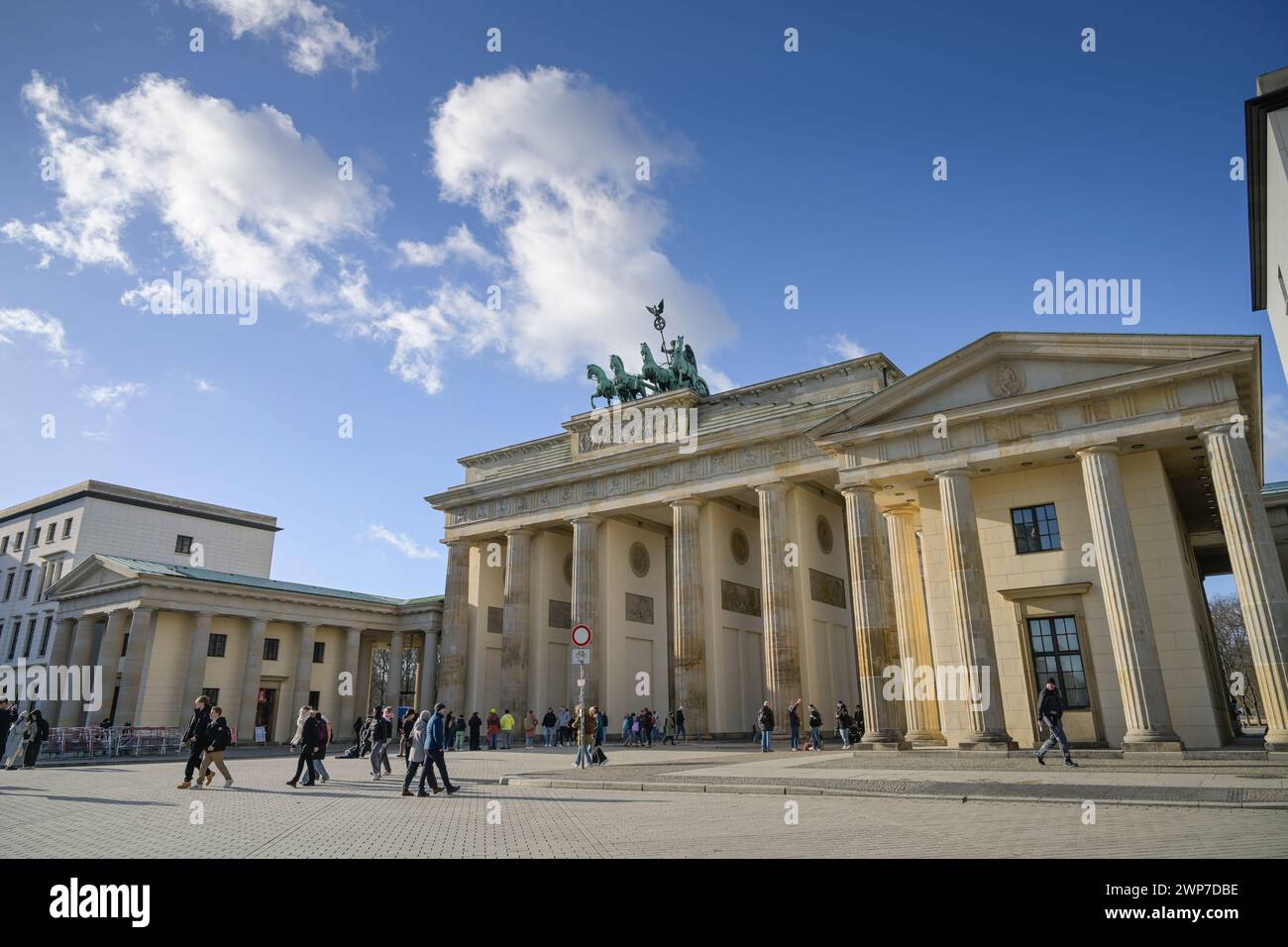 Brandenburger Tor, Pariser Platz, Mitte, Berlin, Deutschland *** Denmark *** , Berlin, Deutschland Foto Stock