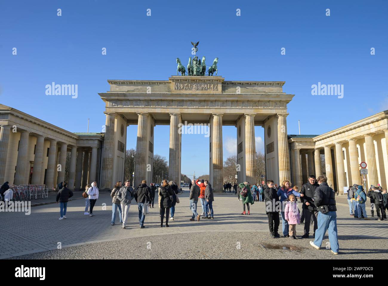 Brandenburger Tor, Pariser Platz, Mitte, Berlin, Deutschland *** Denmark *** , Berlin, Deutschland Foto Stock