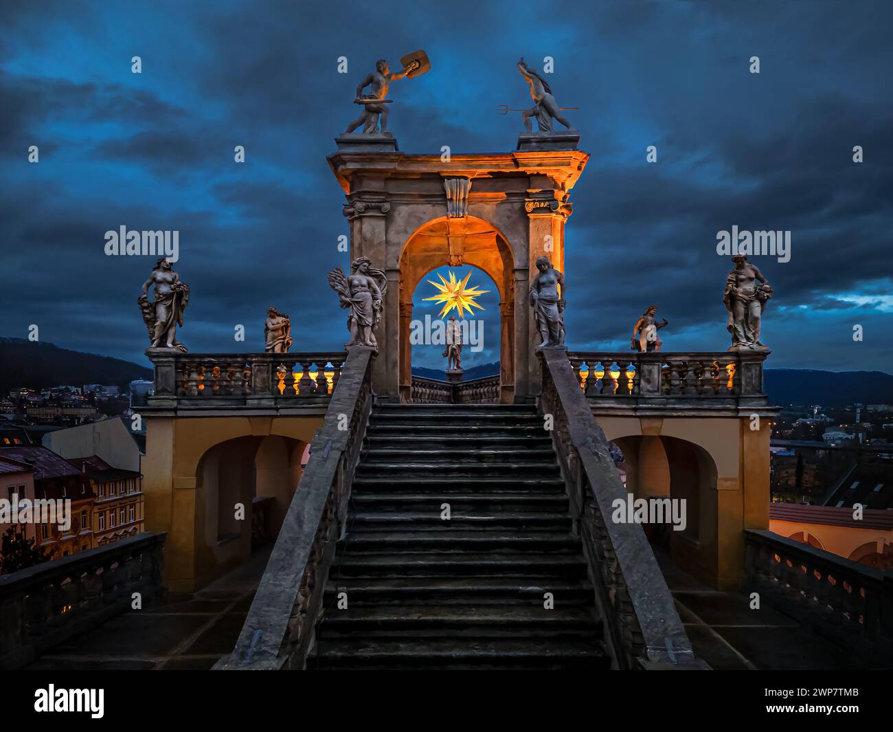 Natale in una piccola città, protagonista dell'oggetto storico Foto Stock