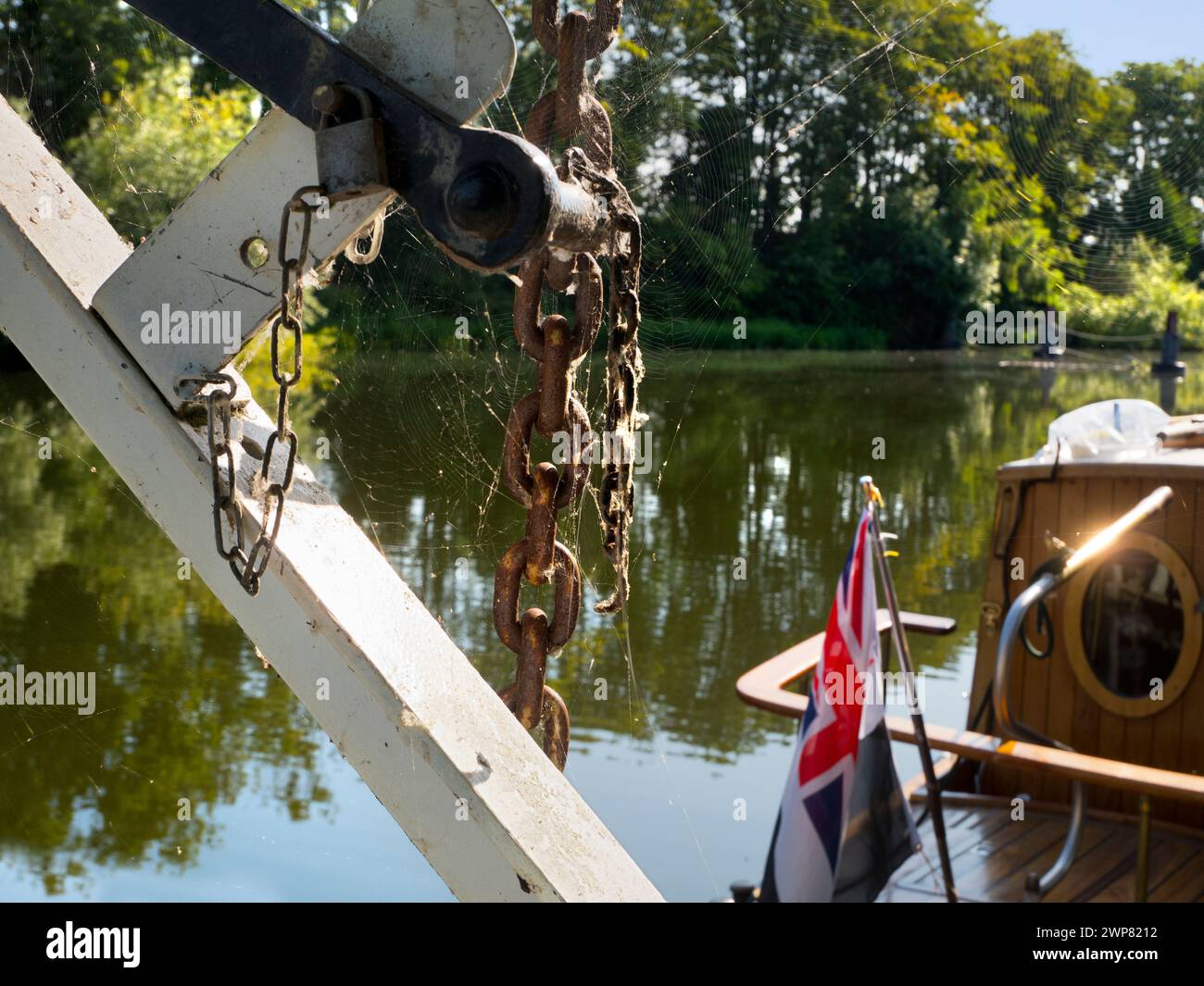 Abingdon-on-Thames sostiene di essere la città più antica d'Inghilterra. E il Tamigi scorre attraverso il suo cuore. Questa è la chiusa a valle della città. Qui Foto Stock