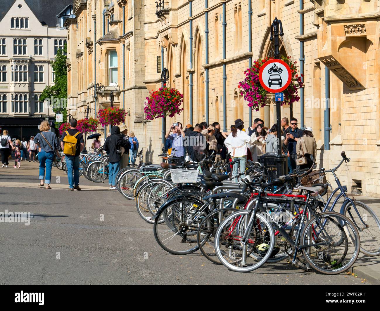 Fondata nel 1263, Balliol è uno dei college più antichi e grandi di Oxford; si trova su Broad Street, nel cuore storico della città, e sempre Foto Stock