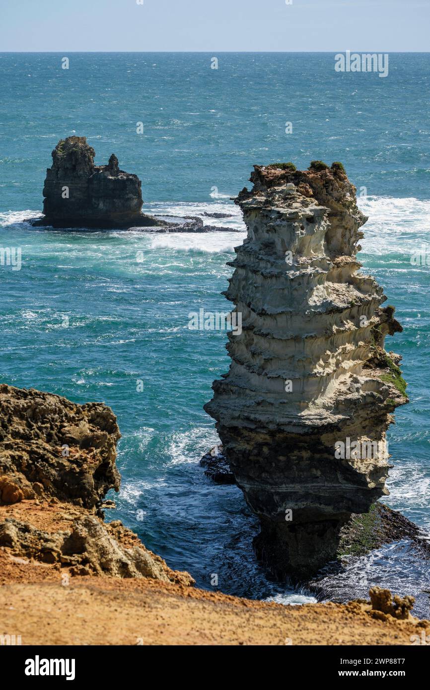 Formazioni rocciose nella Bay of Islands, Great Ocean Road, Port Campbell National Park, Victoria, Australia Foto Stock