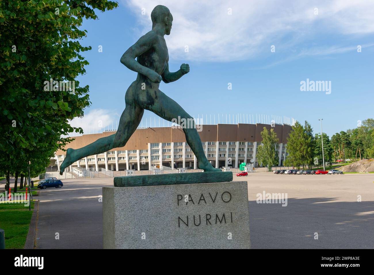 La statua di Paavo Nurmi fuori dallo Stazio Olimpico di Helsinki, Finlandia Foto Stock