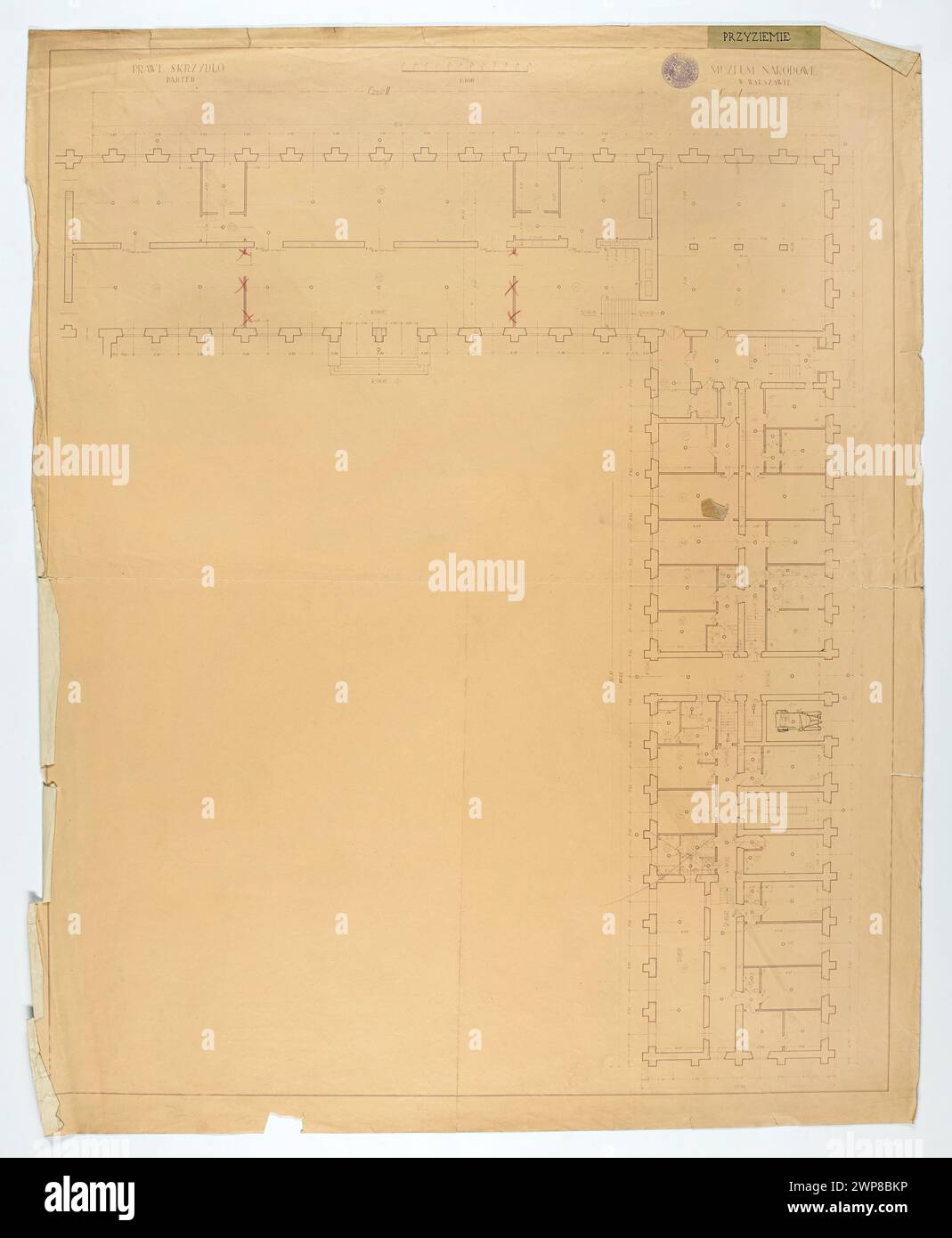 Proiezione orizzontale dell'ala destra (parti i-II) piano terra del Museo Nazionale di Varsavia di Tadeusz, 1927-1928, che mostra correzioni in scala 1:100. Foto Stock