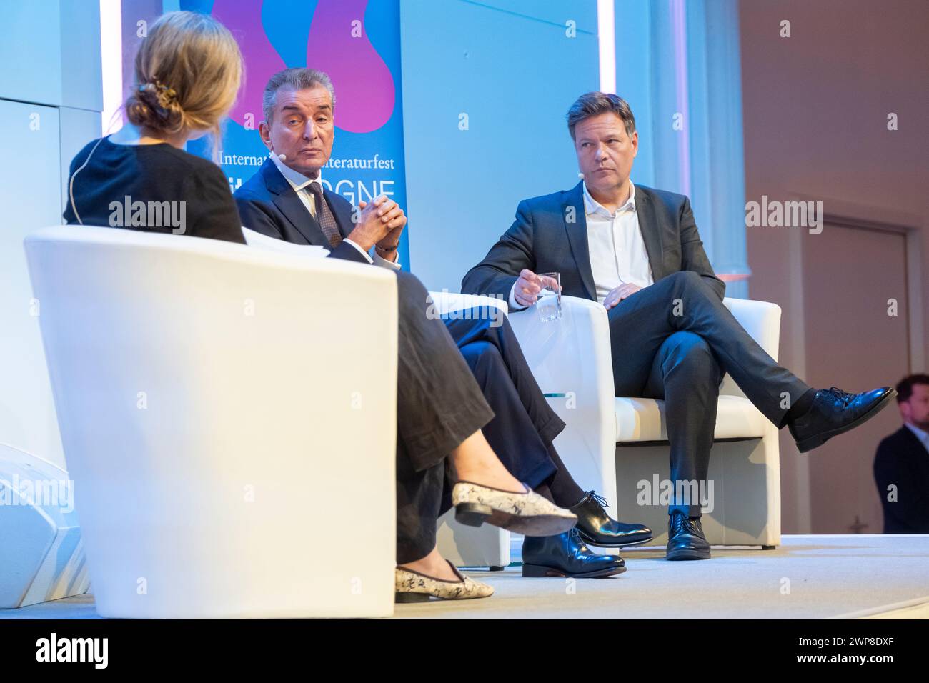 Michel Friedman, avvocato, filosofo, pubblicista e presentatore, e Robert Habeck, ministro federale dell'economia e della protezione del clima Foto Stock