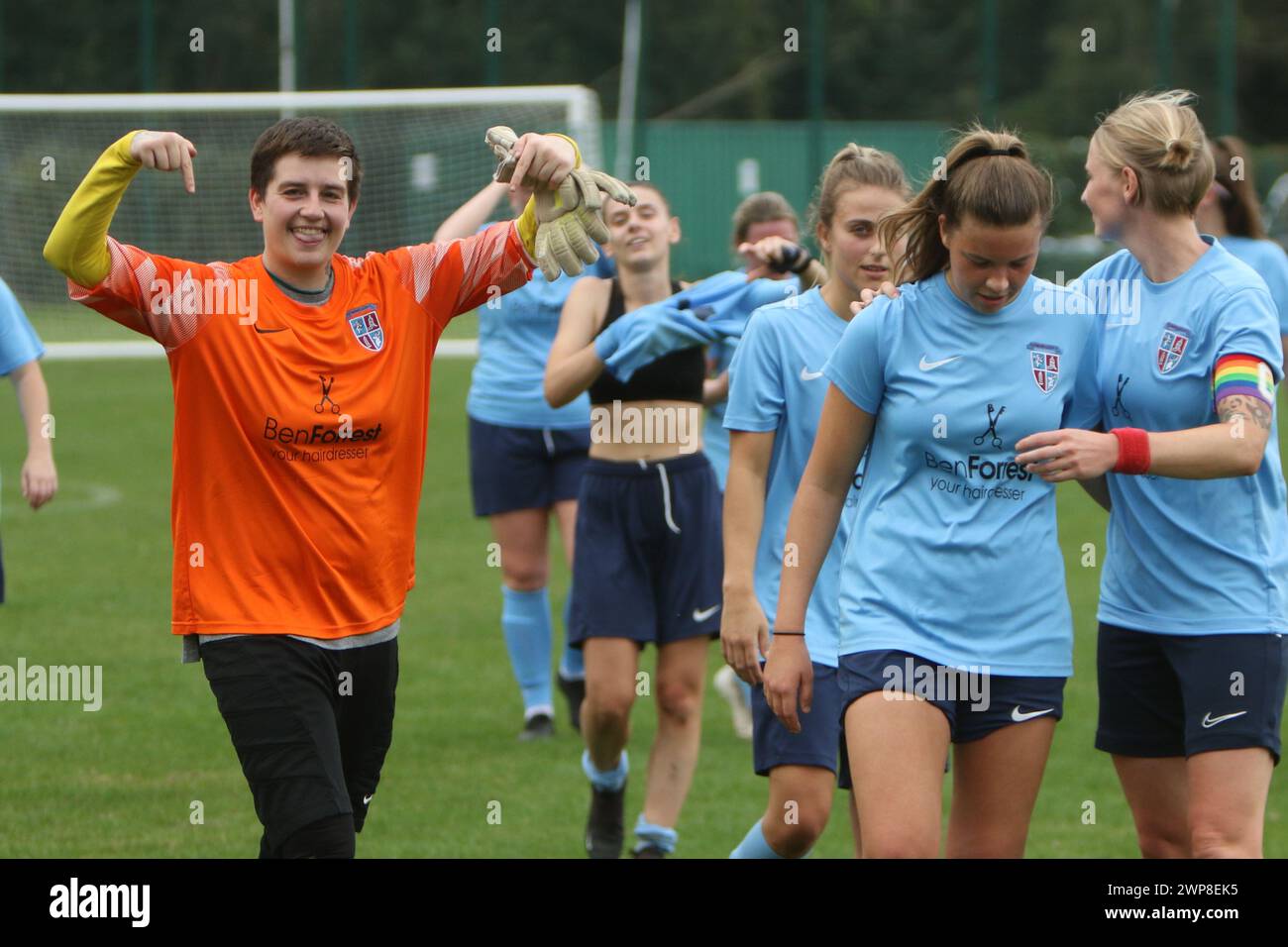 Richmond & Kew celebrano la vittoria Richmond and Kew Women's FC contro Richmond Park Women's FC fa Cup 1 ottobre 2023 Foto Stock