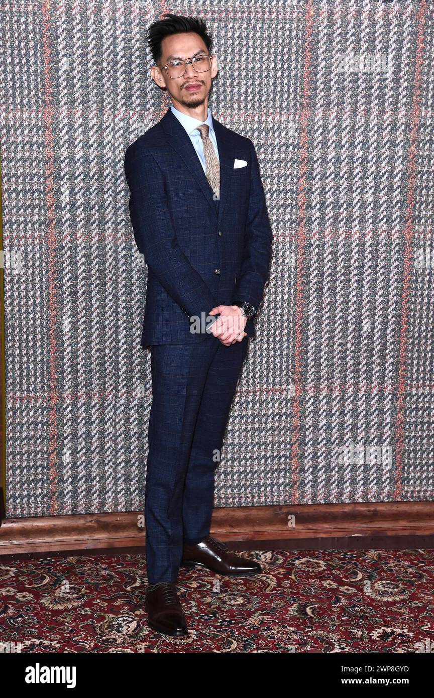 Michael Vu bei der Premiere der Netflix-serie The Gentlemen im Theatre Royal Drury Lane. Londra, 05.03.2024 *** Michael Vu alla prima della serie Netflix The Gentlemen al Theatre Royal Drury Lane Londra, 05 03 2024 foto:XS.xVasx/xFuturexImagex Gentlemen 4380 Foto Stock