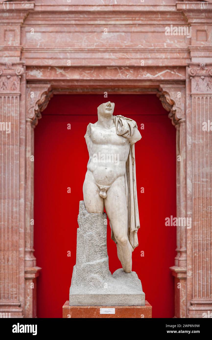 Statua dell'imperatore Traiano eroizzato, esposta nel Museo Archeologico di Sevilles. Foto Stock