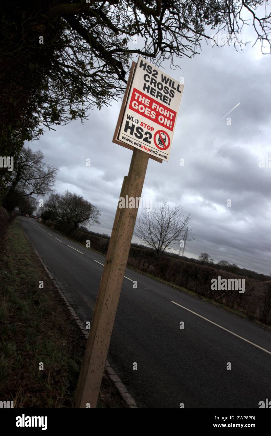 Cartello anti-HS2 vicino a Lichfield Staffordshire sulla A515 Foto Stock