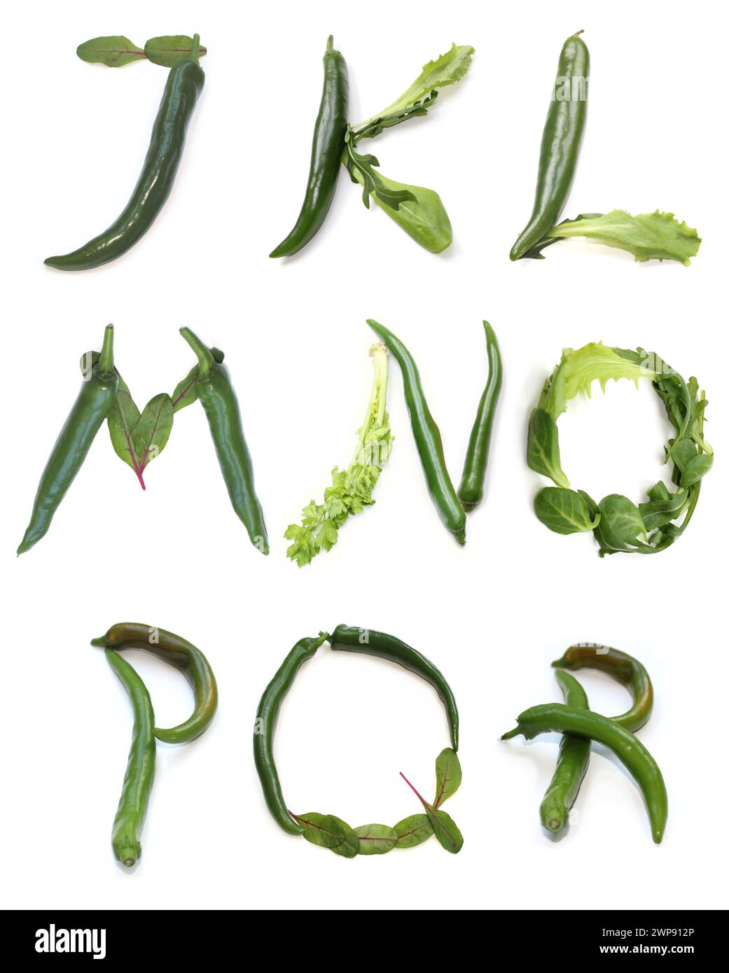 lettere j k l m n o p q r da peperoncino, foglia di insalata verde per parola di testo, poster, striscione per brunch, menu di ciotole, ciotola vegana, ciotola per piatti vegetariani Foto Stock