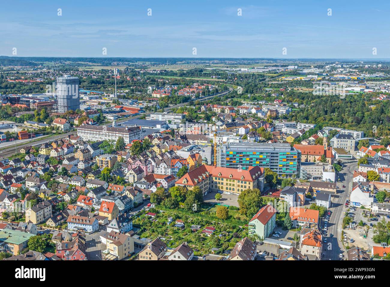 Ausblick auf Augsburg-Oberhausen an einem sonnigen Tag im Spätsommer Der Stadtteil Oberhausen der schwäbischen Welterbe-Stadt Augsbu Augsburg Oberhaus Foto Stock