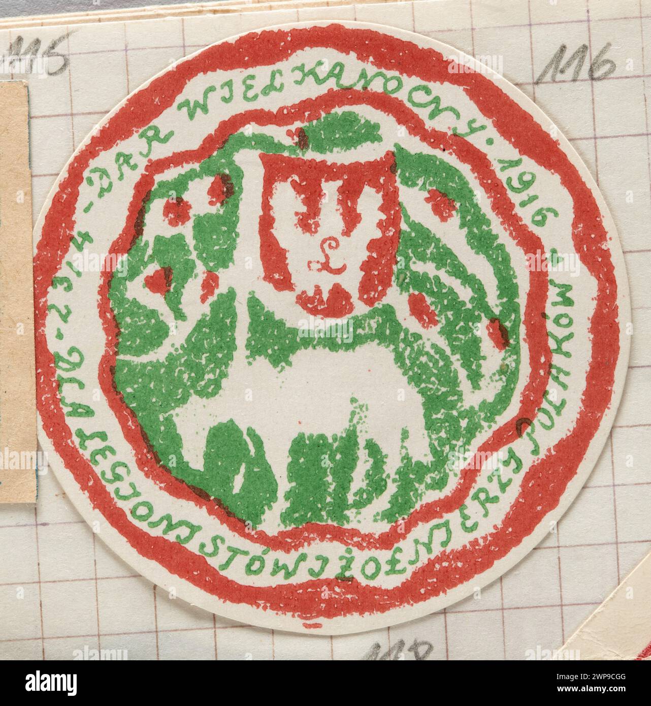 Questo francobollo del 1916 raffigura emblemi polacchi con la lettera "L" e testo che fa riferimento al dar pasquale del 23/4 per i legionisti, evidenziando il simbolismo nazionale e militare durante la prima guerra mondiale Foto Stock