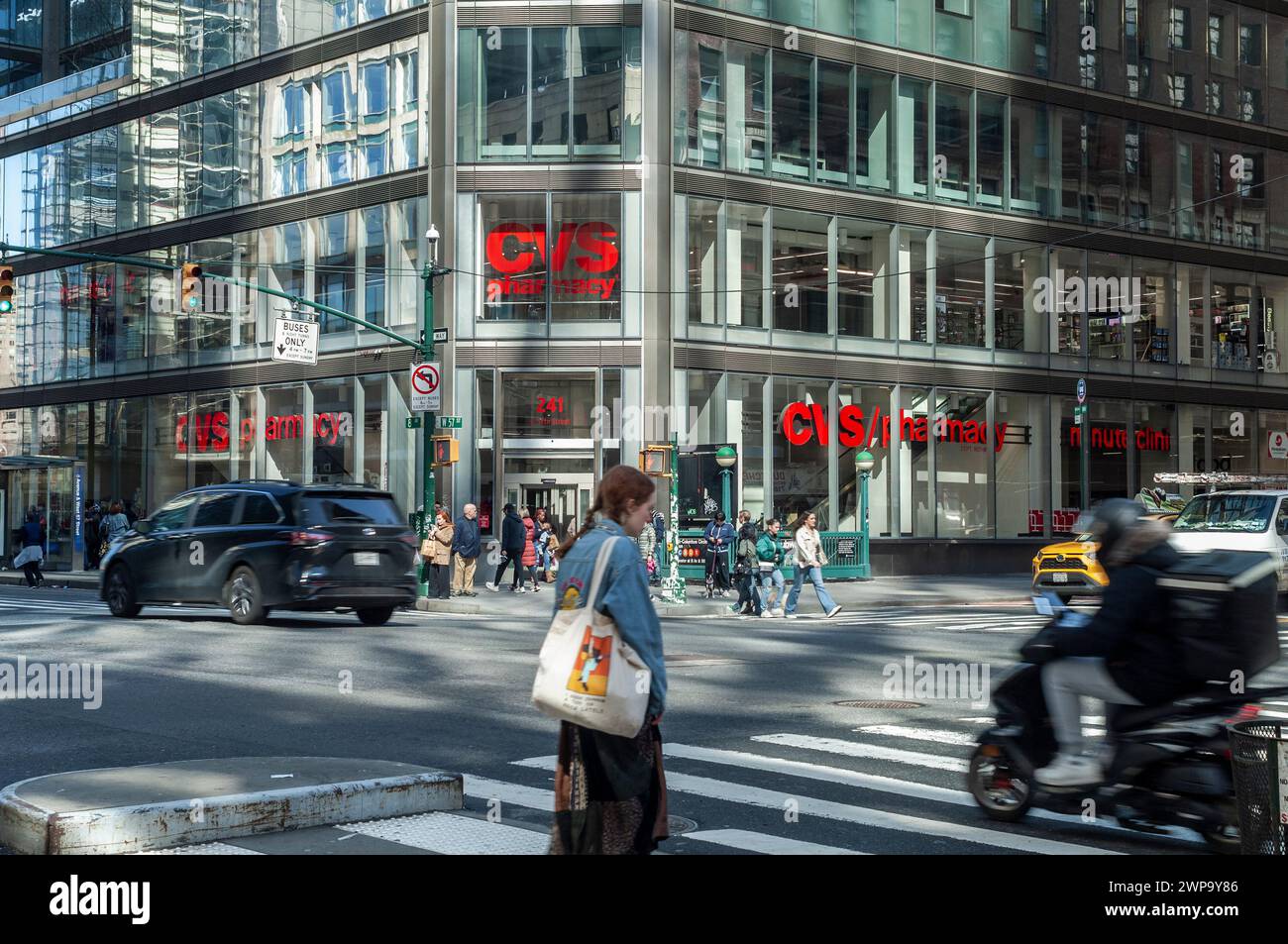 CVS Health drugstore a Midtown Manhattan a New York domenica 3 marzo 2024. (© Richard B. Levine) Foto Stock