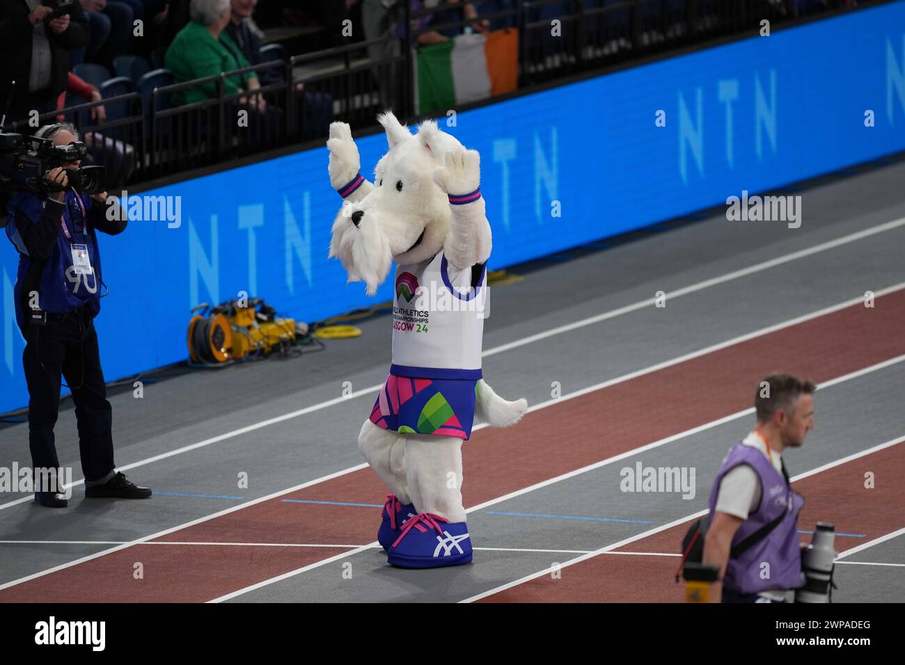 Scotty la mascotte ufficiale dei Campionati mondiali di atletica leggera indoor 2024 - 01/03/2024 presso l'Emirates Arena il 01/03/2024 Ben Booth/Alamy Foto Stock