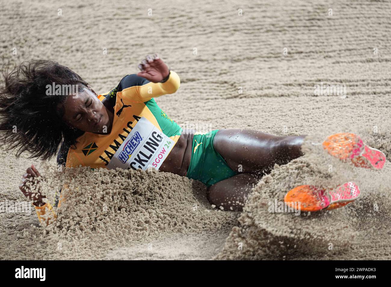 Tissana Hickling della Giamaica nel WomenÕs Long Jump durante i Campionati del mondo di atletica leggera indoor 2024 - giorno tre 04/03/2024 all'Emirates Arena il 04/03/2024 Ben Booth/Alamy Foto Stock