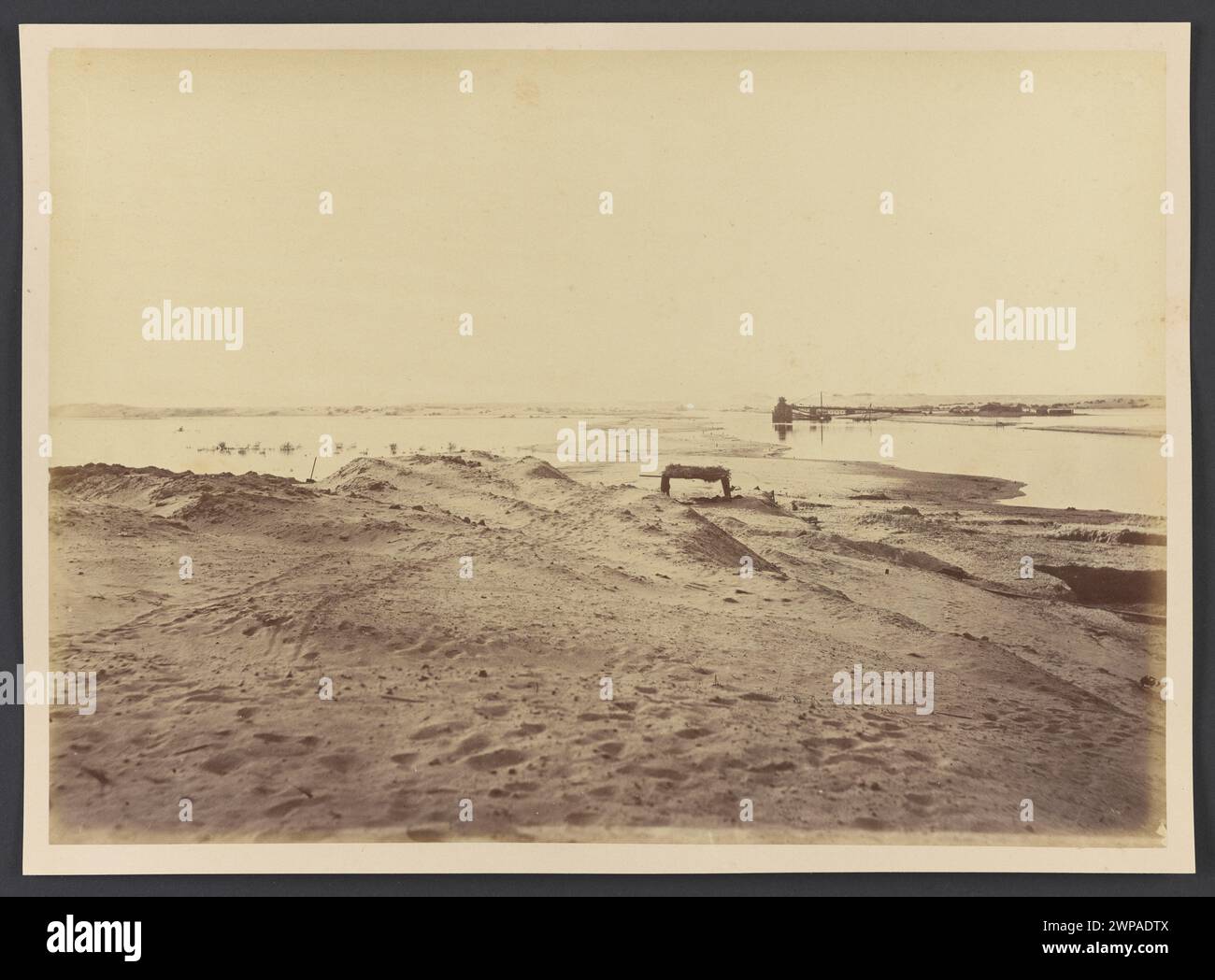 Costruzione del canale di Suez. Vista su Toussoum; Kozlowski, Giustino (1811-); 1869 (1869-00-00-00-1869-00-00); Foto Stock