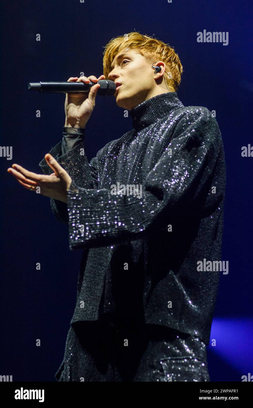 La cantante belga vive all'ING Arena | le chanteur belge Loic Nottet en Concert a l'ING Arena Foto Stock