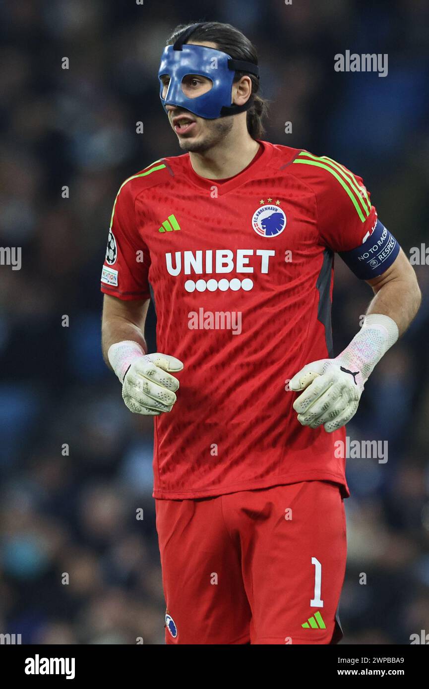 Kamil Grabara del FC Copenhagen durante la partita di UEFA Champions League Manchester City vs F.C. Copenhagen all'Etihad Stadium, Manchester, Regno Unito, 6 marzo 2024 (foto di Mark Cosgrove/News Images) Foto Stock