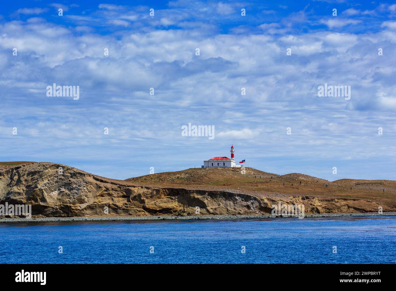 Faro dell'isola di Magdalena, stretto di Magellano, regione di Magallanes, Cile, Sud America Foto Stock
