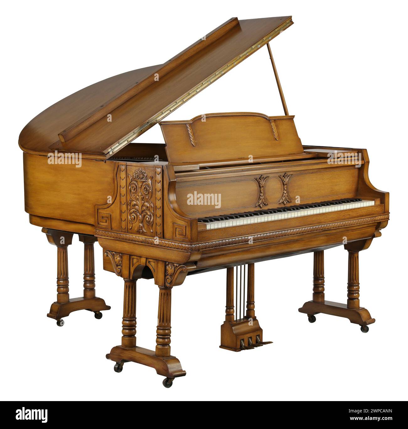 Pianoforte a coda pianoforte marrone vintage con percorso di ritaglio. Foto Stock