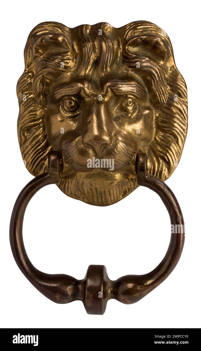 Porta dorata con testa di leone e percorso di ritaglio. Foto Stock