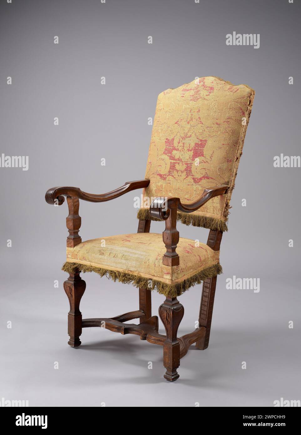 Poltrona della seconda metà del XIX secolo (1851-1900), parte di una collezione storica di mobili, che riflette il design e l'artigianato del periodo. Foto Stock