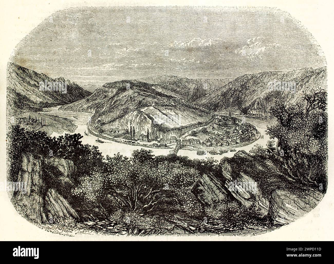 Antica vista panoramica incisa di Monthermé, Ardenne, Francia, circondata dal fiume Mosa e dalle colline boscose. Di Lancelot e Whiteherd, pubblicato nel 1852. Foto Stock