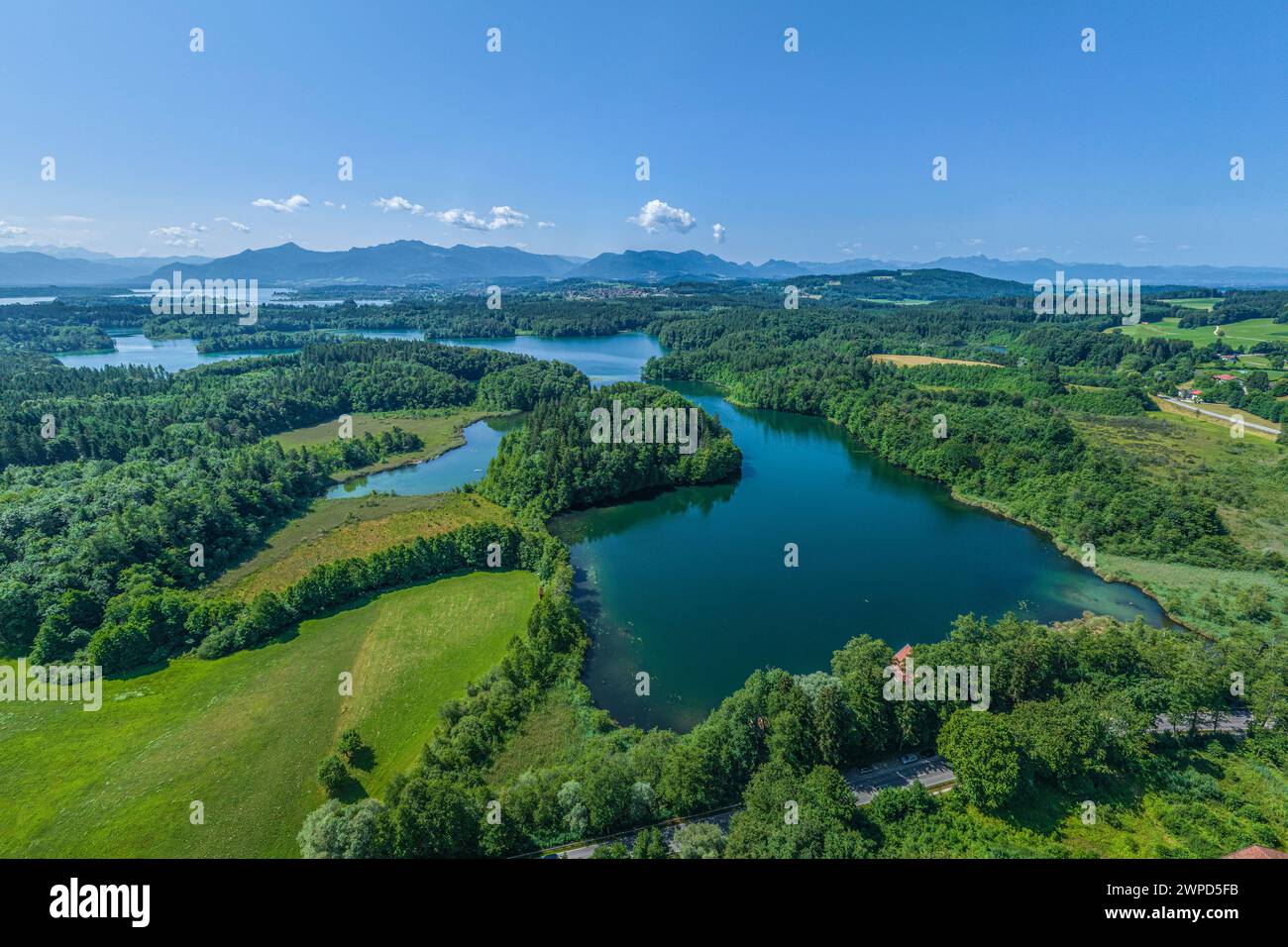 Vista del quartiere dei laghi Eggstätt-Hemhofer nell'alta Baviera Foto Stock