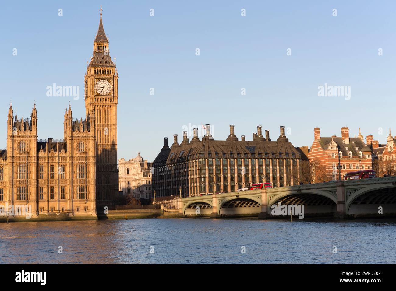 Regno Unito, Londra, Big Ben e Westminster Bridge. Foto Stock