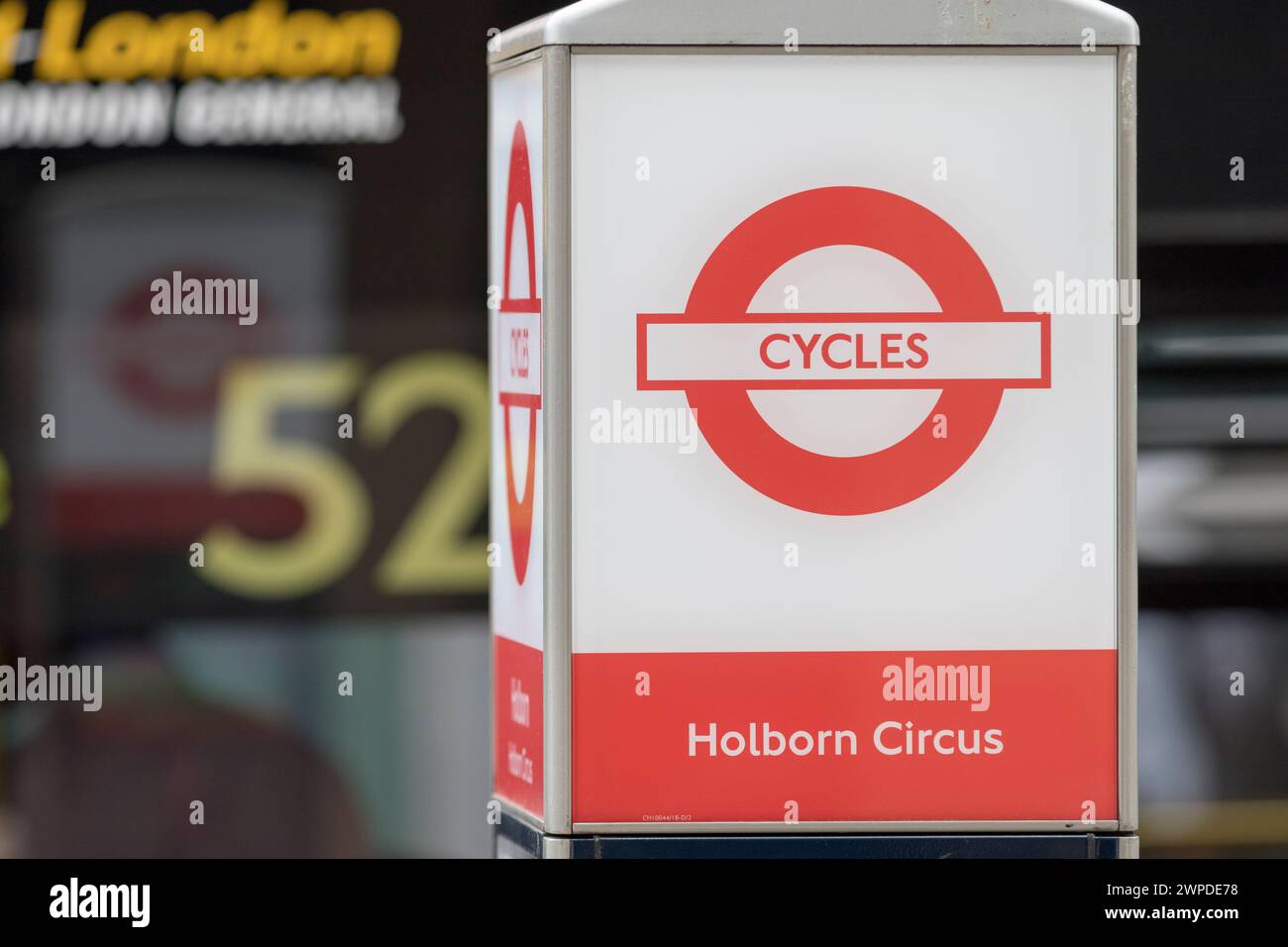 Regno Unito, Londra, insegna cicli per noleggio. Foto Stock