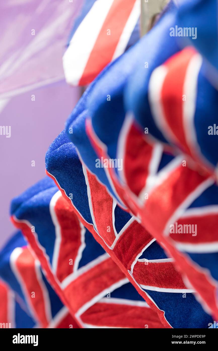 Regno Unito, Londra, souvenir turistici con i dettagli della bandiera union. Foto Stock