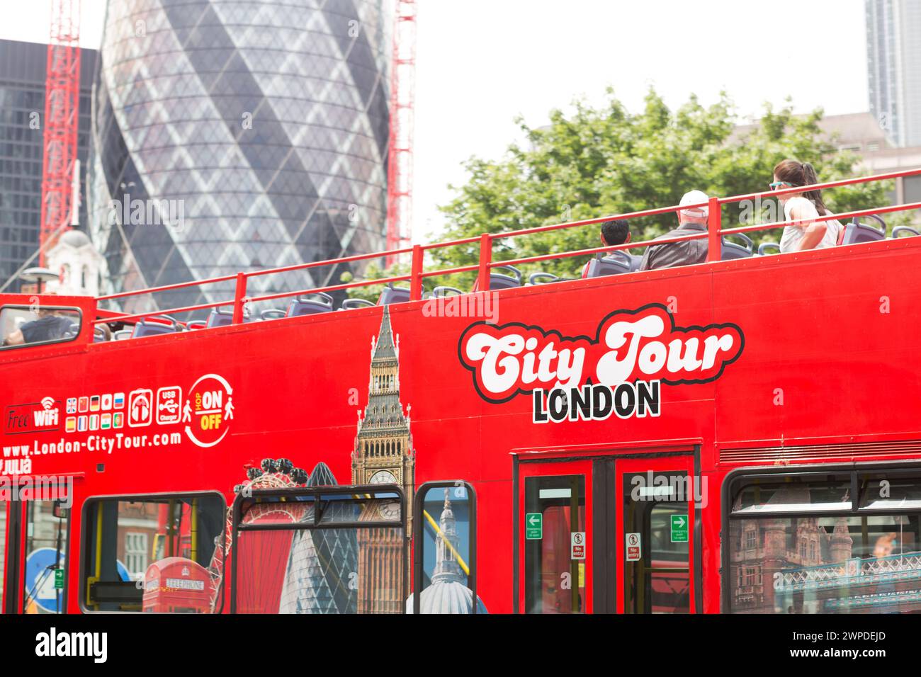 Tour in autobus di Regno Unito, Londra, City nel quartiere finanziario della città. Foto Stock