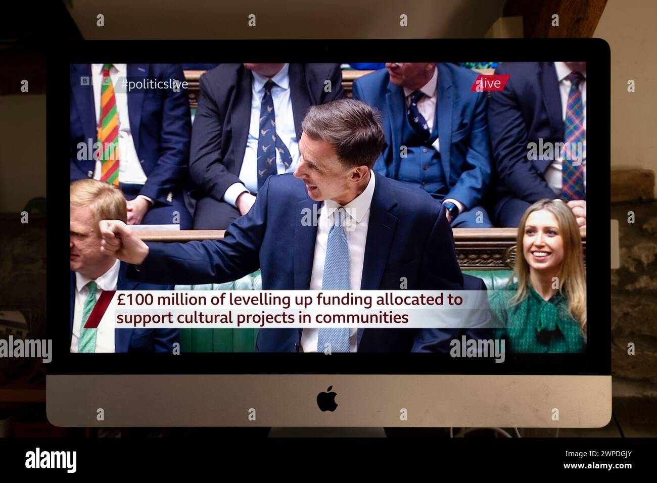 Jeremy Hunt Tory Cancelliere conservatore dello Scacchiere consegna il bilancio di primavera 2024 il 6 marzo alla camera dei comuni di Londra Inghilterra Regno Unito Foto Stock