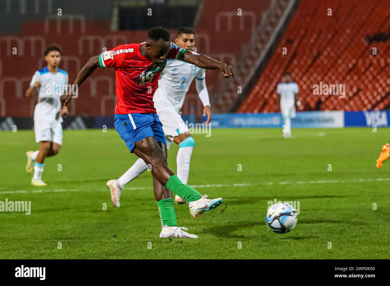 MENDOZA, ARGENTINA - 22 MAGGIO: Ebrima Singhatehof Gambia durante la Coppa del mondo FIFA U20 Argentina 2023 partita Honduras contro Gambia Foto Stock